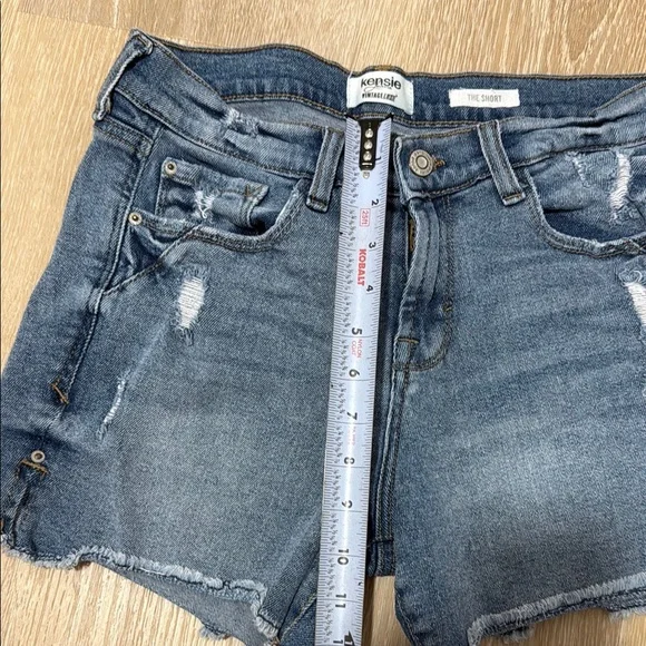 Kensie Blue Jean Shorts Distressed Frayed Hem - Picture 7 of 10
